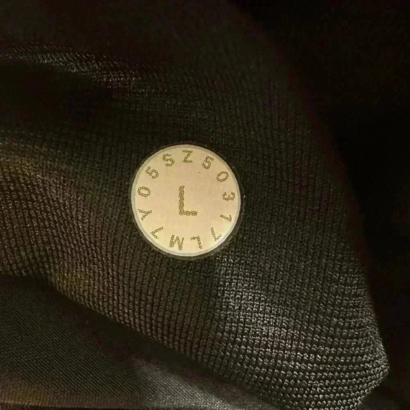 Lululemon T.H.E. Short Linerless 11" Inked Light Cast Black M7Y05S size large - Picture 4 of 5